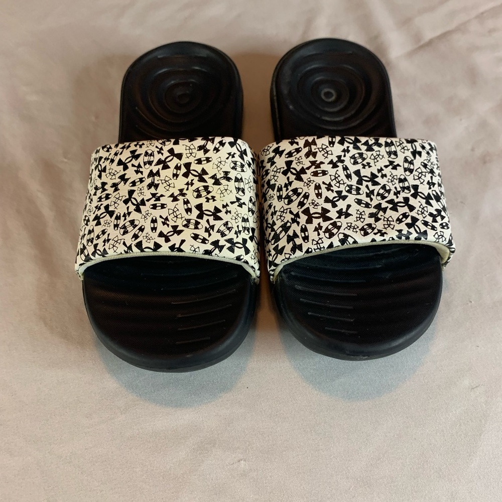 Under Armour Black and White Patterned Slides size 1Y